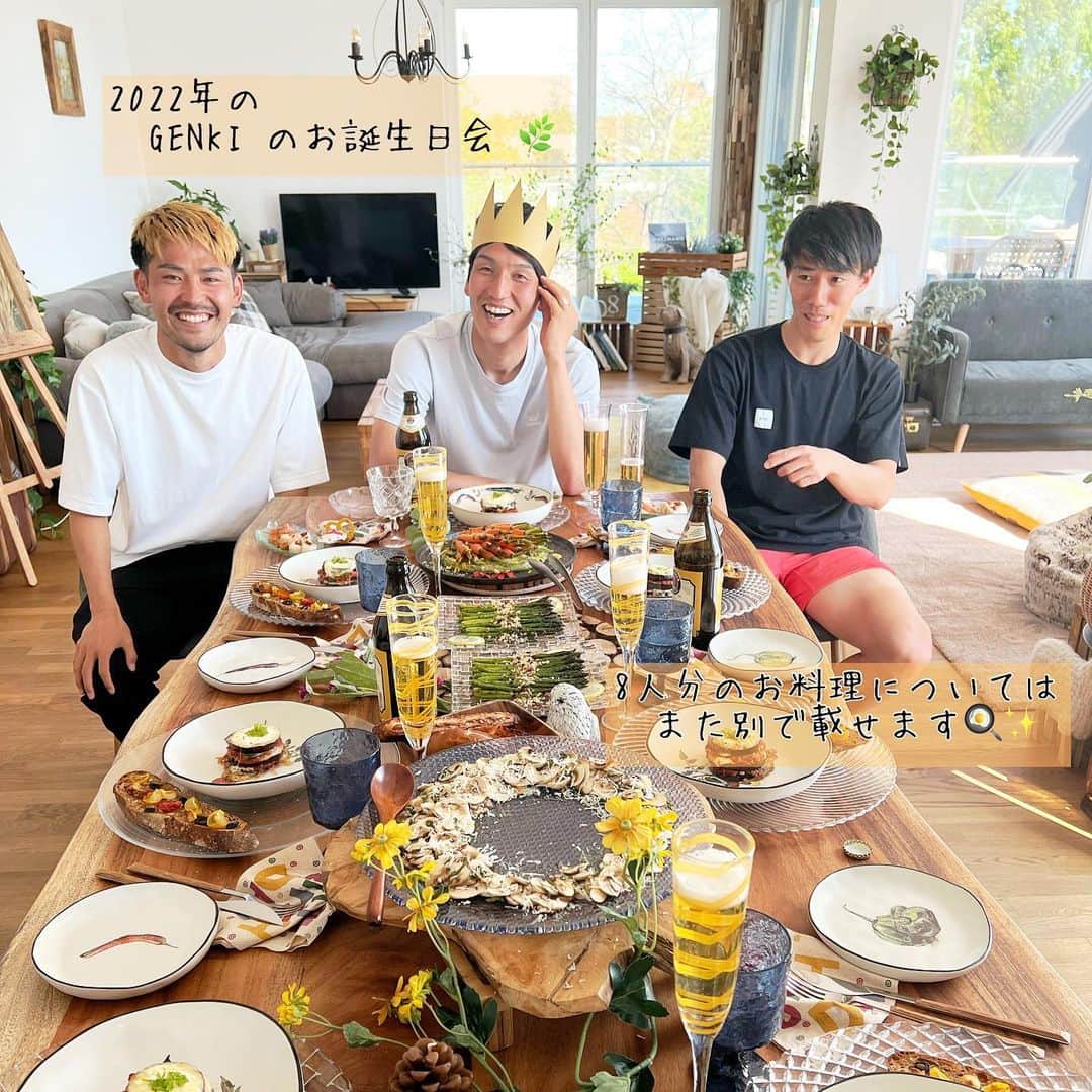 原口るりこさんのインスタグラム写真 - (原口るりこInstagram)「. . 【🐏さんのお誕生日会】 . Berlinに住んでいる 気の知れた友人たちと スーパーマン岡田っちを招いて お家でお祝い🥂✨ . . . 次の日、 柔らかい朝日が照らす 片付いたばかりのテーブルで 🐏さんが . . 『良い誕生日会だったね』と . . 静かにコーヒーを飲みながら . ただそう 言ったものだから . なんだかとても嬉しかった🥨 . 🌿✨ . . #genkiharaguchi #birthdayparty  #athome  #お誕生日会」5月12日 4時52分 - ruriko_haraguchi24