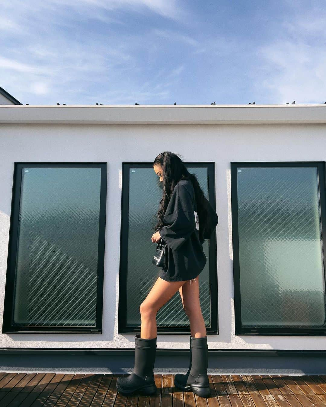 Minamiさんのインスタグラム写真 - (MinamiInstagram)「Rain Boots on a sunny day/ 晴れてる日に長靴をはく🤭」5月12日 13時59分 - minami_cream