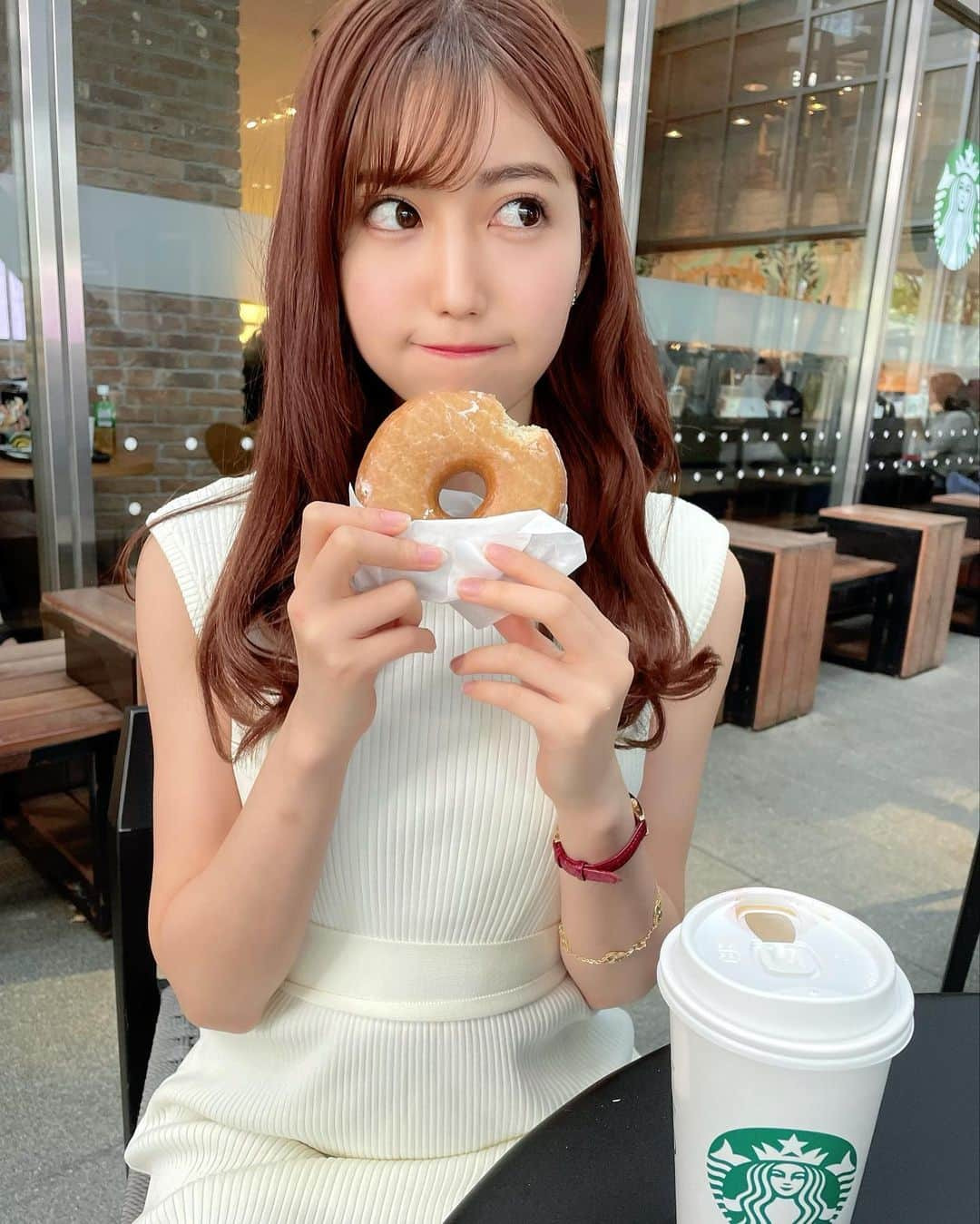 あべなつきさんのインスタグラム写真 - (あべなつきInstagram)「アイコン変えました🍩☕️  どうかしらっ？！💭🥰  #スタバ大好き星人」5月13日 11時08分 - i.am_natsuki_