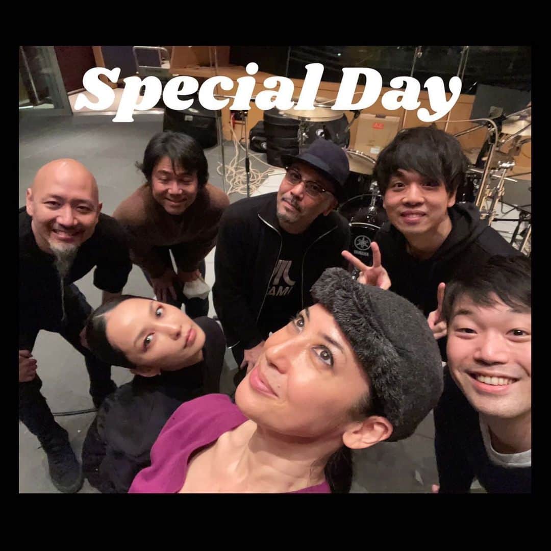 中島美嘉さんのインスタグラム写真 - (中島美嘉Instagram)「. #SpecialDay  #Piano&Organ #河野伸 #Guitar #馬谷勇 #Bass #海老沼崇史 #Drums #山本真央樹 #Recorded #公文英輔 #藤田敦  そんなの大したことじゃないよ いつでも笑わせるから ただ2人でいればいいだけ 何も難しい事はないよ  #作詞作曲 #中島美嘉 #CoproducedandArranged #COLDFEET #LoriFine #Watusi」5月13日 19時32分 - mikanakashima_official