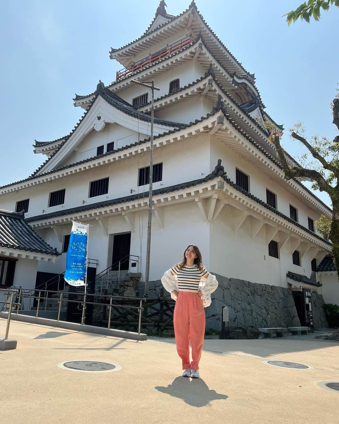 戸田れいさんのインスタグラム写真 - (戸田れいInstagram)「昨日とは違うタイプの城🏯🥷🖤」5月13日 20時50分 - rei_toda