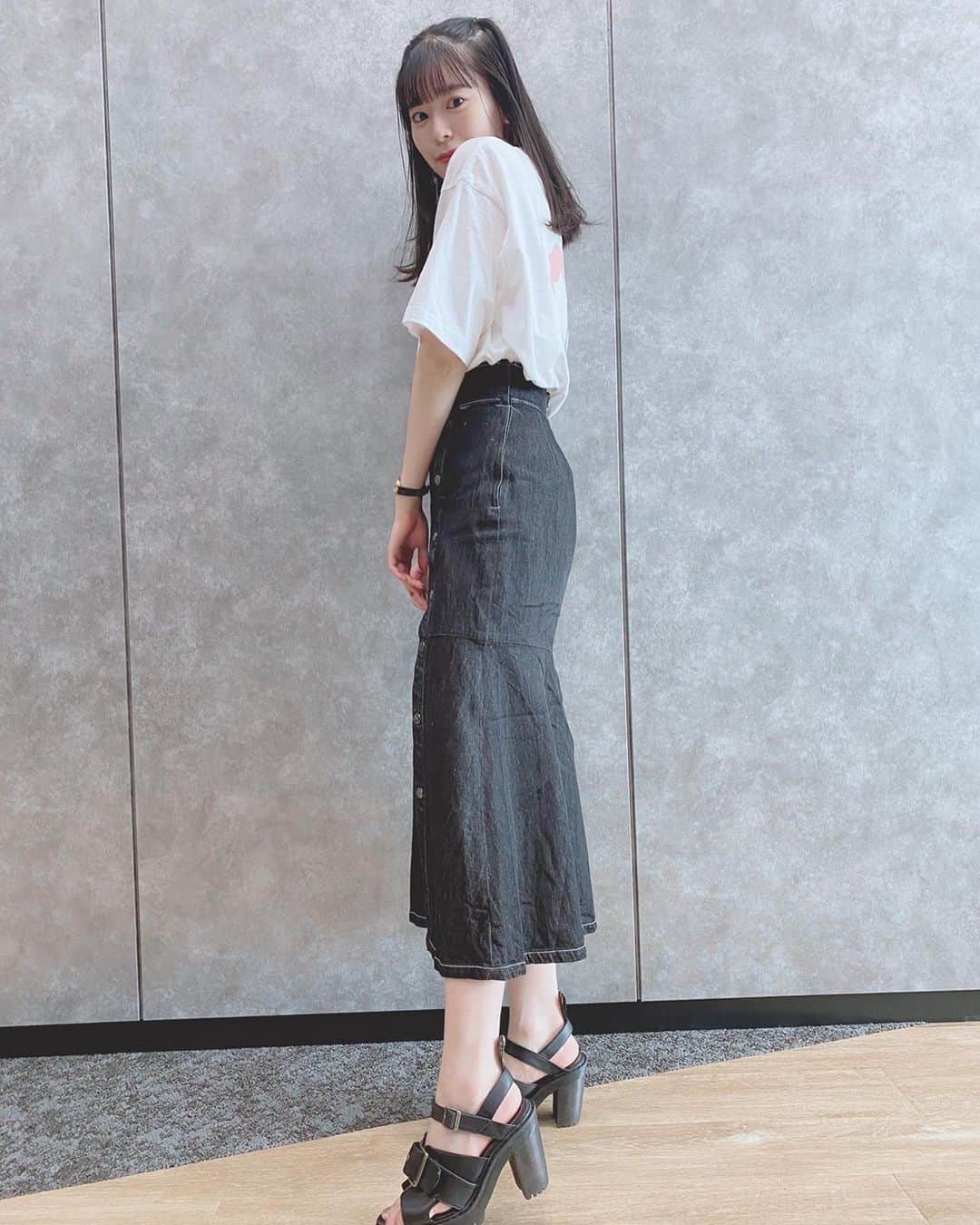 坂井仁香さんのインスタグラム写真 - (坂井仁香Instagram)「ちょびっとハーフツイン👶❤️  #ハーフツイン #私服 #honeymihoney #ハニーミーハニー #スカート #リエルリシェ#rielle_riche #Tシャツ #ビックTシャツ #坂井仁香 #ひとちゃん #超ときめき宣伝部 #超とき宣」5月14日 12時12分 - hitoka_sakai_official