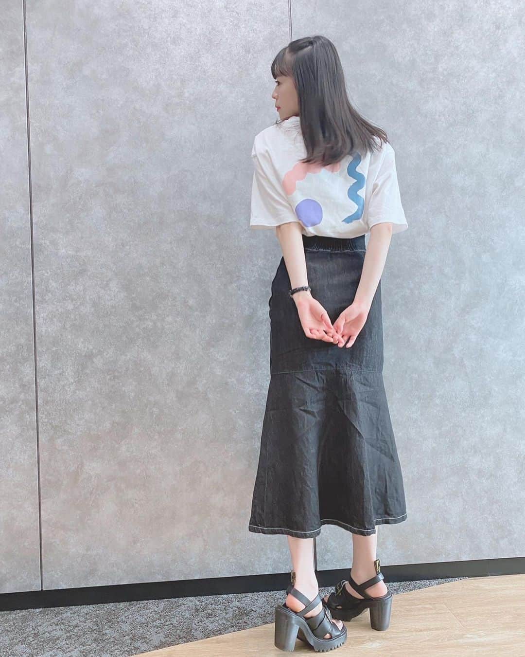 坂井仁香さんのインスタグラム写真 - (坂井仁香Instagram)「ちょびっとハーフツイン👶❤️  #ハーフツイン #私服 #honeymihoney #ハニーミーハニー #スカート #リエルリシェ#rielle_riche #Tシャツ #ビックTシャツ #坂井仁香 #ひとちゃん #超ときめき宣伝部 #超とき宣」5月14日 12時12分 - hitoka_sakai_official