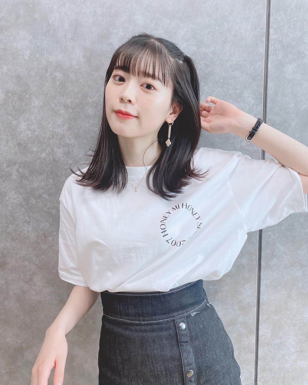 坂井仁香さんのインスタグラム写真 - (坂井仁香Instagram)「ちょびっとハーフツイン👶❤️  #ハーフツイン #私服 #honeymihoney #ハニーミーハニー #スカート #リエルリシェ#rielle_riche #Tシャツ #ビックTシャツ #坂井仁香 #ひとちゃん #超ときめき宣伝部 #超とき宣」5月14日 12時12分 - hitoka_sakai_official