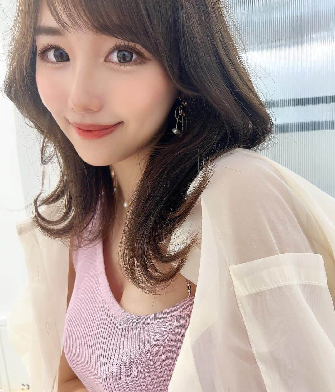 加藤里奈さんのインスタグラム写真 - (加藤里奈Instagram)「⋆  @menard.nagoya にてエステ施術をしていただきました☺️🍑  お肌艶々になった〜！ トラブル続きでにきびができていたので しっかりとケアしていただきました🙏🏻🌙  いつも月一メンテナンスありがとうございます❤︎  アクセサリーは @kattrait  ヘアスタイルは @1129__takuma です𓍯  #ootd #fashion #instafood #instagram  #hairstyle #outfit #code #instafashion  #ファッション #撮影 #ヘアスタイル #ヘア  #コーディネート #コーデ #今日の服」5月14日 20時39分 - katoco0326