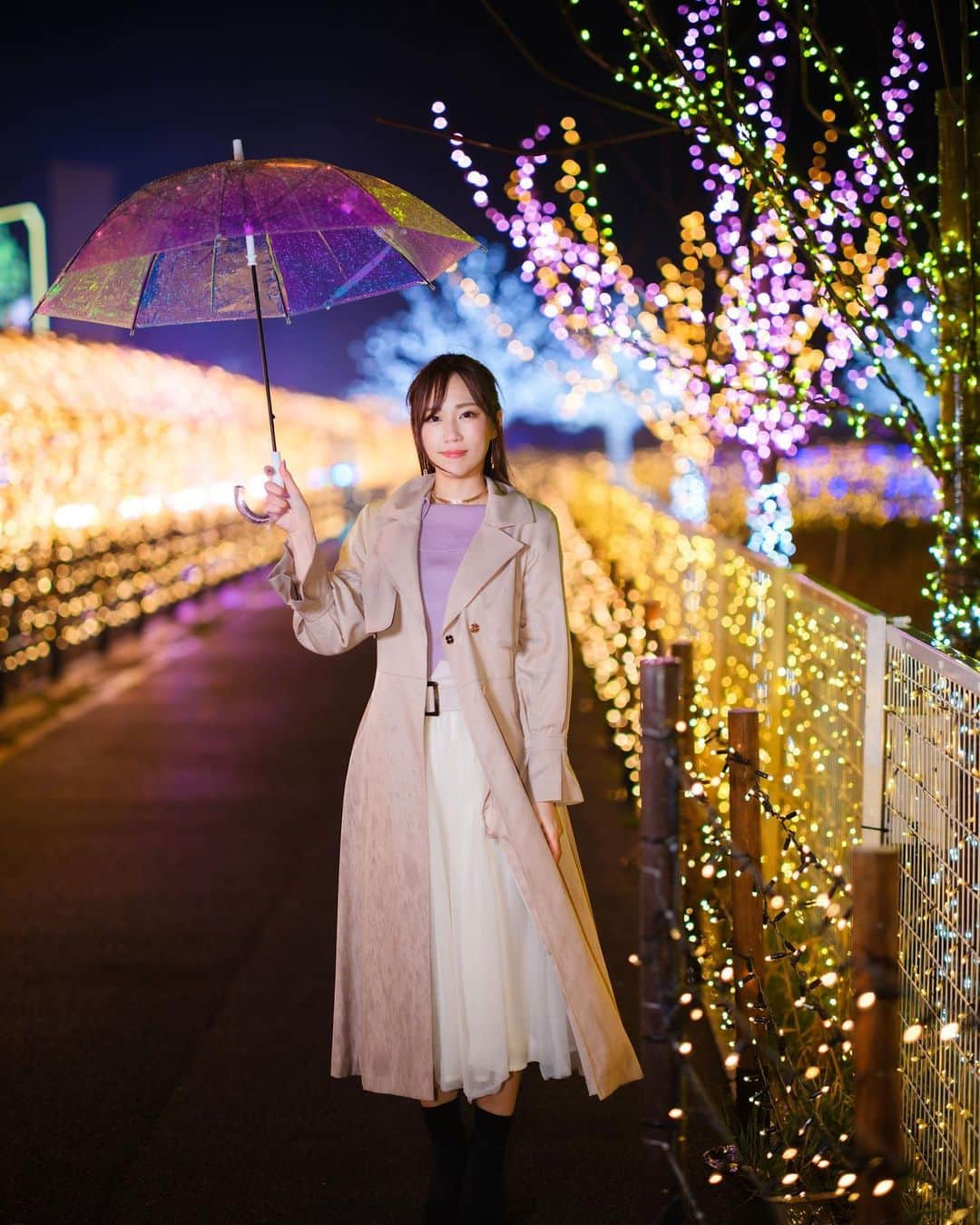 霧島聖子さんのインスタグラム写真 - (霧島聖子Instagram)「4月初めに開催した撮影会、 桜×袴写真と メガイルミの藤棚での写真は載せてたけど イルミネーションの写真載せてなかった📷 どのエリアもとっても綺麗なので スワイプしてご覧下さい🌃😌 藤棚エリアが私は特にお気に入りなので また何かの折にアップするかも💜 改めてこの日は悪天候の中 メガイルミの部までいてくださった方 ありがとうございました( ᵒ̴̶̷̥́ωᵒ̴̶̷̣̥̀ )  #撮影会 #ポートレート #写真 #撮影 #portrait #ポトレ #夜景 #イルミネーション #東京メガイルミ #メガイルミ #雨 #傘 #illumination #イルミネーション撮影 #夜景撮影 #model #スワイプしてね #フォローしてね」5月15日 0時44分 - seiko_kirishima