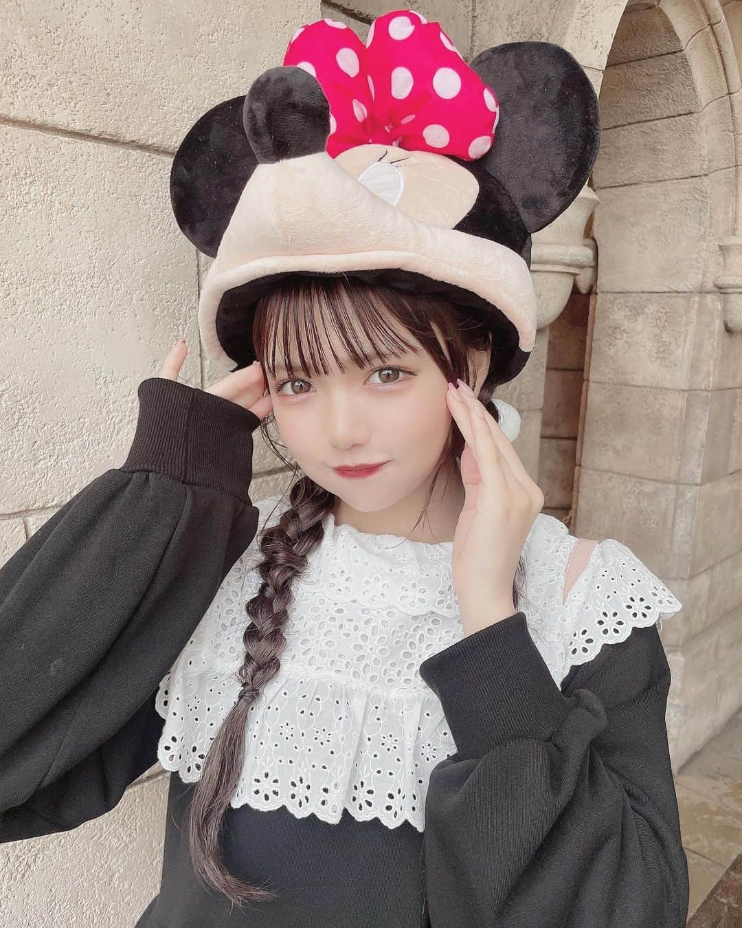 津代美月さんのインスタグラム写真 - (津代美月Instagram)「. ミッキーどこ ー  #ディズニーランド #Disneyland #treatürself #epine」5月15日 20時04分 - __tsushiromizuki