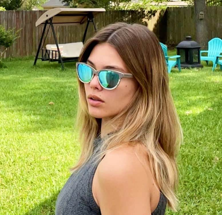 Laneya Graceさんのインスタグラム写真 - (Laneya GraceInstagram)「@woodeysunglasses ❤️🕶」5月16日 0時07分 - official_laneya_grace