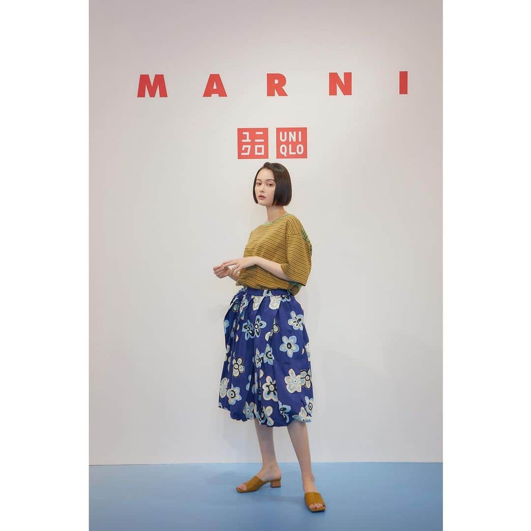 玉城ティナさんのインスタグラム写真 - (玉城ティナInstagram)「UNIQLO and MARNI  鮮やかなカラーやプリントが盛りだくさんで マル二らしい大胆なシルエット🦍🫶🏻 チェック柄や花柄は ハンドペイントで書き下ろされているみたいです〜とてもかわいい 5月20日より発売っ　一足お先に着てみたよ　 自分でアイテムも選びました🤧  @uniqlo_jp  @uniqlo_with  @marni  #PR #uniqlomarni #marni #ユニクロ #UNIQLO #LifeWear」5月16日 18時52分 - tinapouty