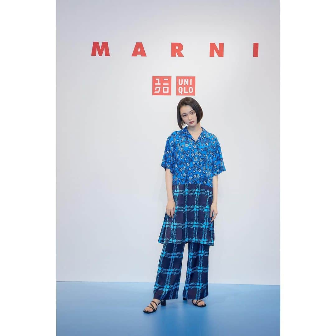 玉城ティナさんのインスタグラム写真 - (玉城ティナInstagram)「UNIQLO and MARNI  鮮やかなカラーやプリントが盛りだくさんで マル二らしい大胆なシルエット🦍🫶🏻 チェック柄や花柄は ハンドペイントで書き下ろされているみたいです〜とてもかわいい 5月20日より発売っ　一足お先に着てみたよ　 自分でアイテムも選びました🤧  @uniqlo_jp  @uniqlo_with  @marni  #PR #uniqlomarni #marni #ユニクロ #UNIQLO #LifeWear」5月16日 18時52分 - tinapouty