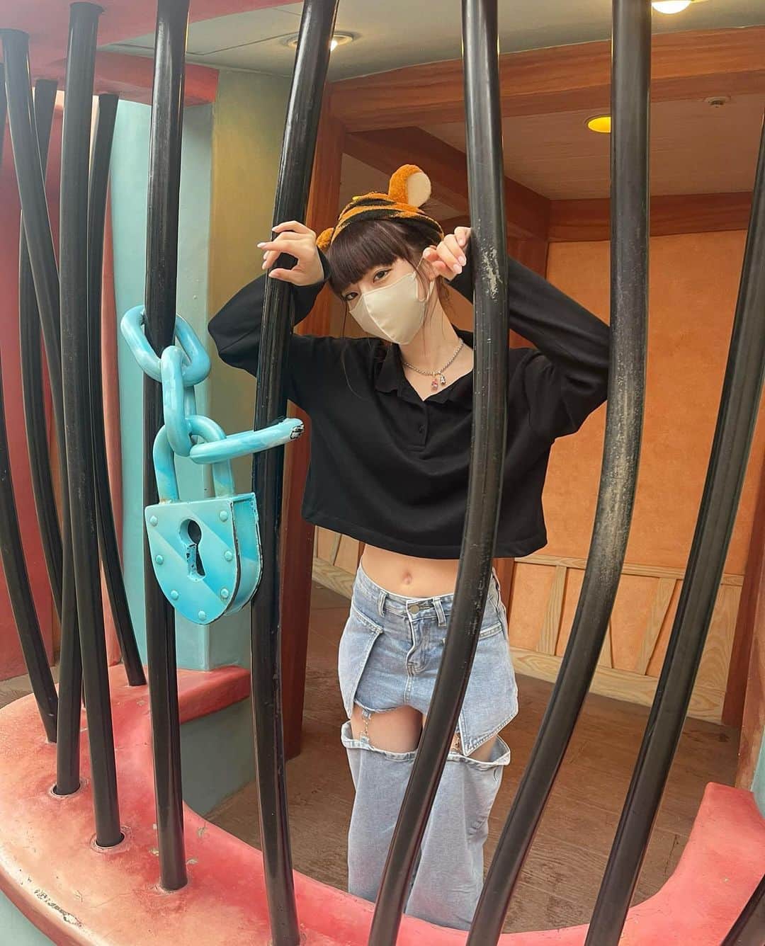 荻野由佳さんのインスタグラム写真 - (荻野由佳Instagram)「雨でしたが 楽しかった！！🐭🏰」5月16日 21時04分 - ogiyuka_ippaiwarae216