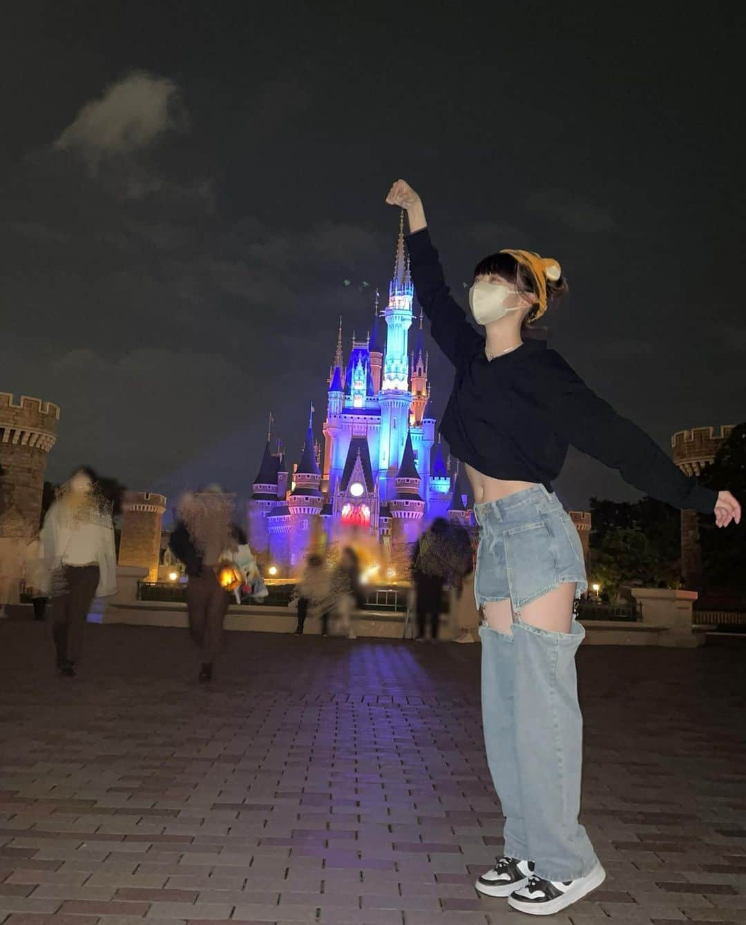 荻野由佳さんのインスタグラム写真 - (荻野由佳Instagram)「雨でしたが 楽しかった！！🐭🏰」5月16日 21時04分 - ogiyuka_ippaiwarae216