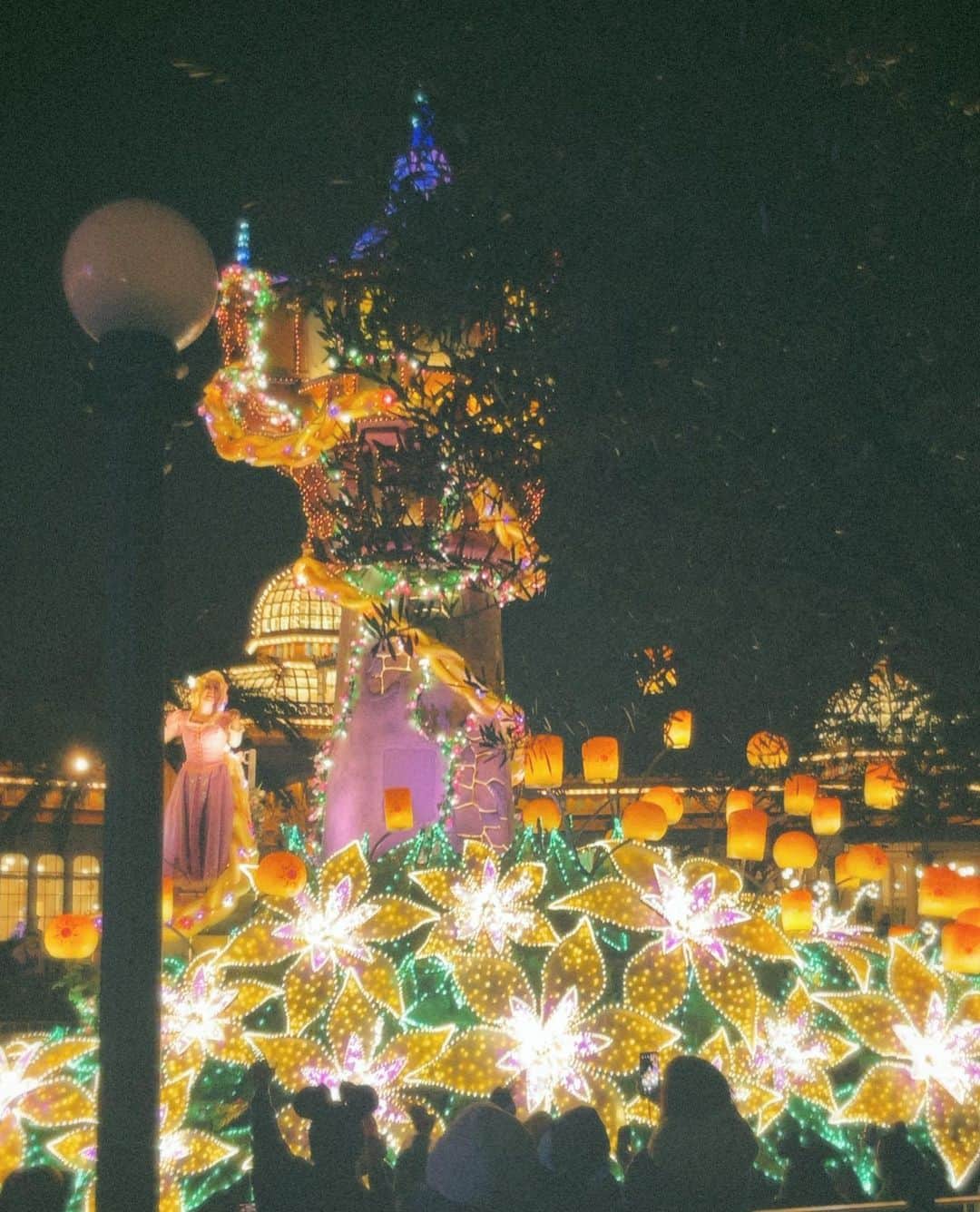 荻野由佳さんのインスタグラム写真 - (荻野由佳Instagram)「雨でしたが 楽しかった！！🐭🏰」5月16日 21時04分 - ogiyuka_ippaiwarae216