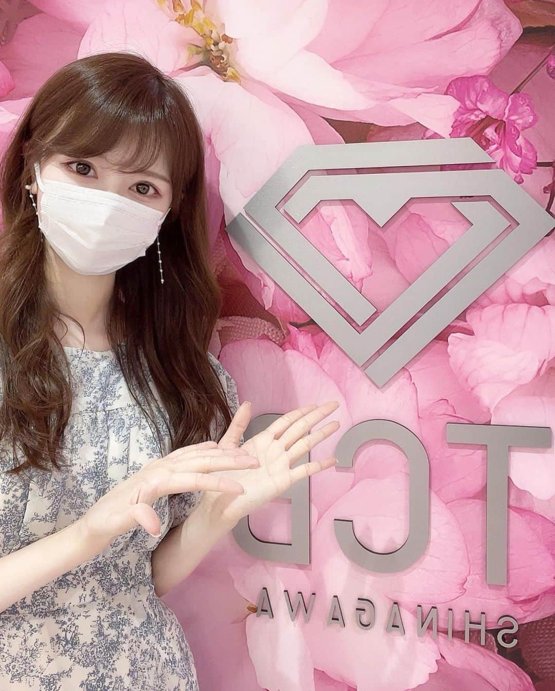 airiさんのインスタグラム写真 - (airiInstagram)「. ダイエットスカルプト4回目🤍 東京中央美容外科品川院の塩満先生にお願いしてます🌼 @tcb_shinagawa @tcb_shomitsu 　 EMSの医療版で電気を流して筋肉を収縮させるんだけど30分寝てるだけでいいからとっても楽ちん🫠  4回終わってbeforeとafter見比べたら太ももの外側がスッキリしたよ✨ 鍛えてる人は筋トレにプラスするのもおすすめ🌿  #TCB#美容外科#東京中央美容外科品川院#ダイエットスカルプト#医療ダイエット#メディカルダイエット#ダイエット#ダイエットならTCB東京中央美容外科#東京中央美容外科#美容整形ならTCB東京中央美容外科#塩満恵子#PR」5月17日 19時11分 - air129r