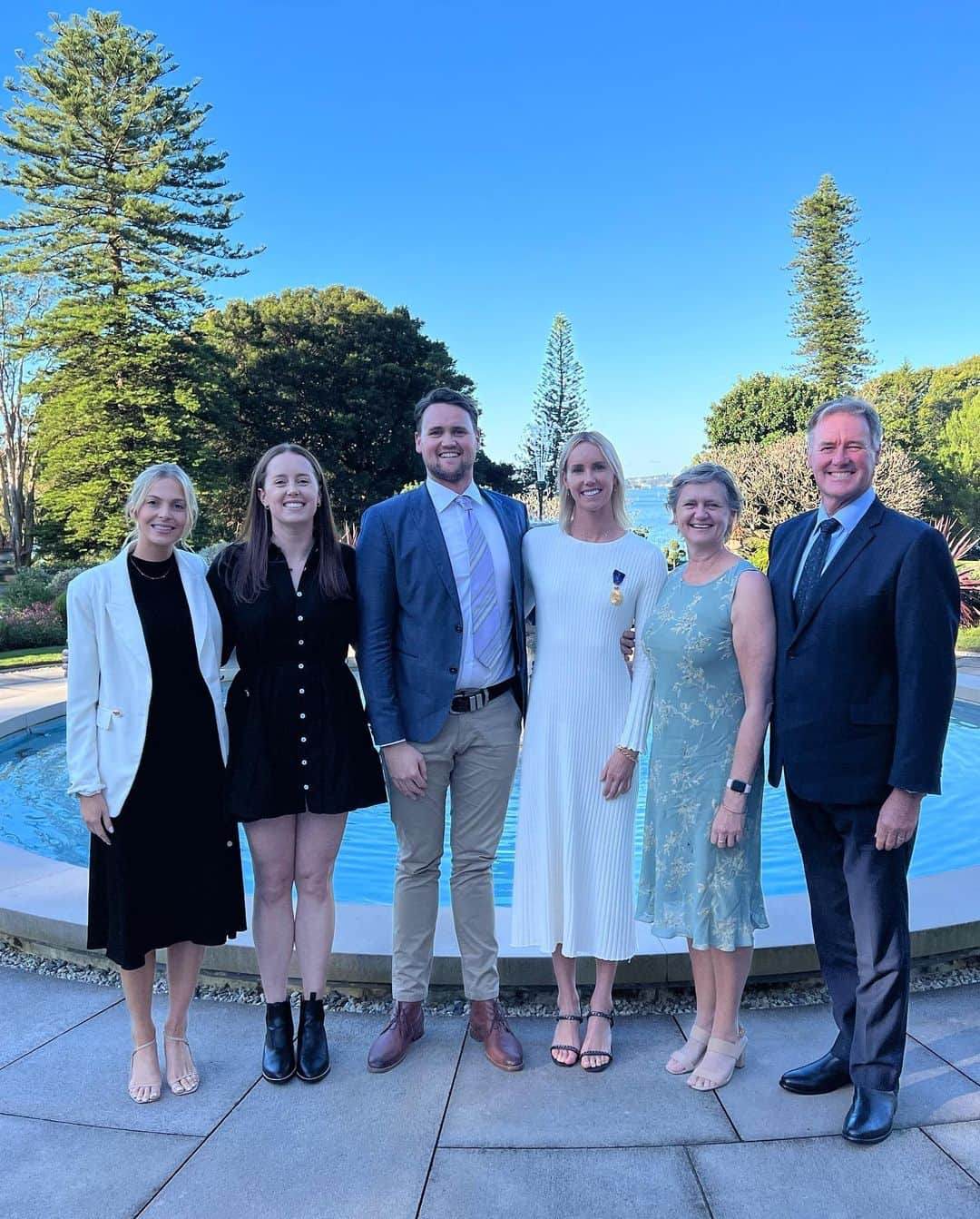 エマ・マッケオンさんのインスタグラム写真 - (エマ・マッケオンInstagram)「A special day today being presented my Australia Medal at Government house. I’m extremely grateful to receive this award, and lucky to share it with my family」5月17日 19時33分 - emmamckeon