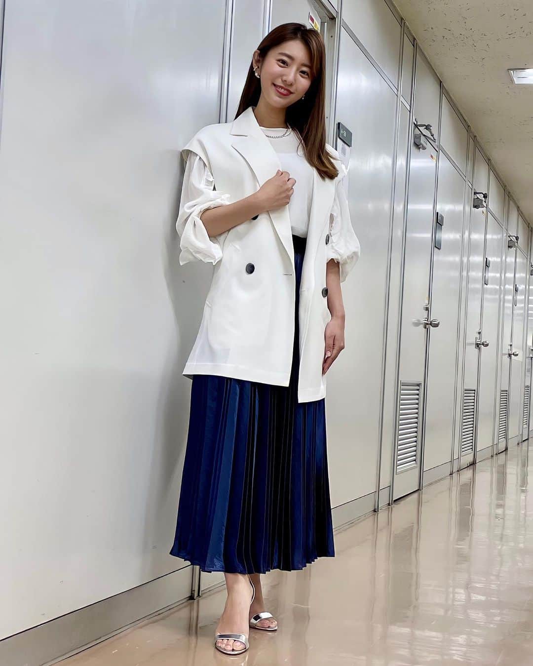 白戸ゆめのさんのインスタグラム写真 - (白戸ゆめのInstagram)「👗 . 大人っぽコーデ こういうのも似合いますか🫣？」5月17日 20時00分 - yumeno.s_