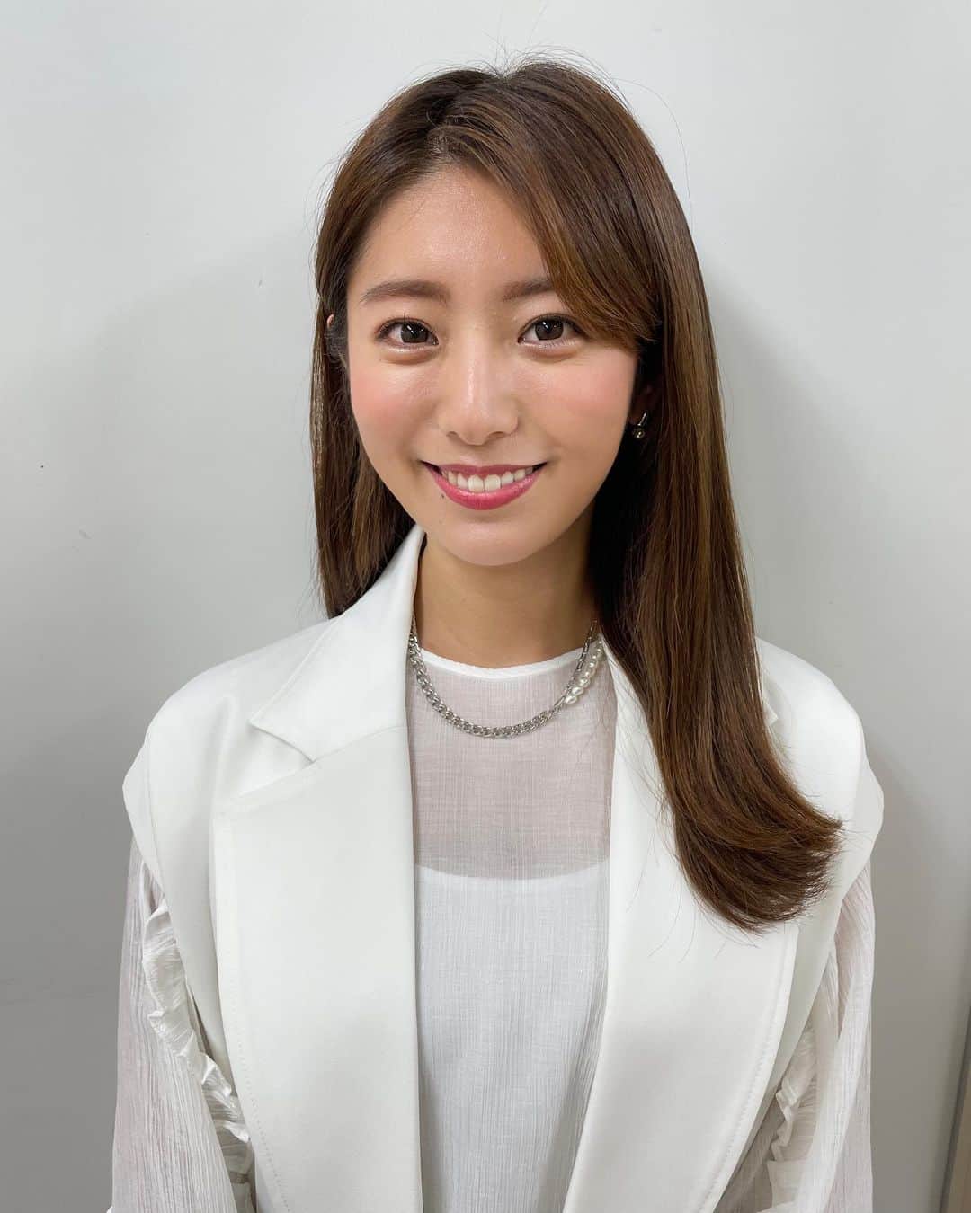 白戸ゆめのさんのインスタグラム写真 - (白戸ゆめのInstagram)「👗 . 大人っぽコーデ こういうのも似合いますか🫣？」5月17日 20時00分 - yumeno.s_