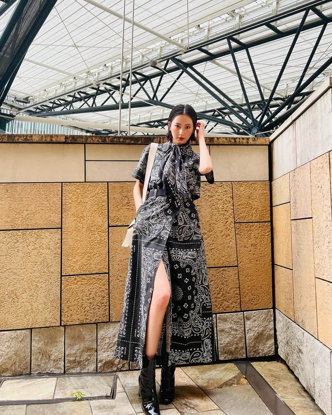 河北麻友子さんのインスタグラム写真 - (河北麻友子Instagram)「FASHION DRESS: Sacai BAG: Acne Studios #FASHION #OOTD」5月17日 21時18分 - mayukokawakitaofficial