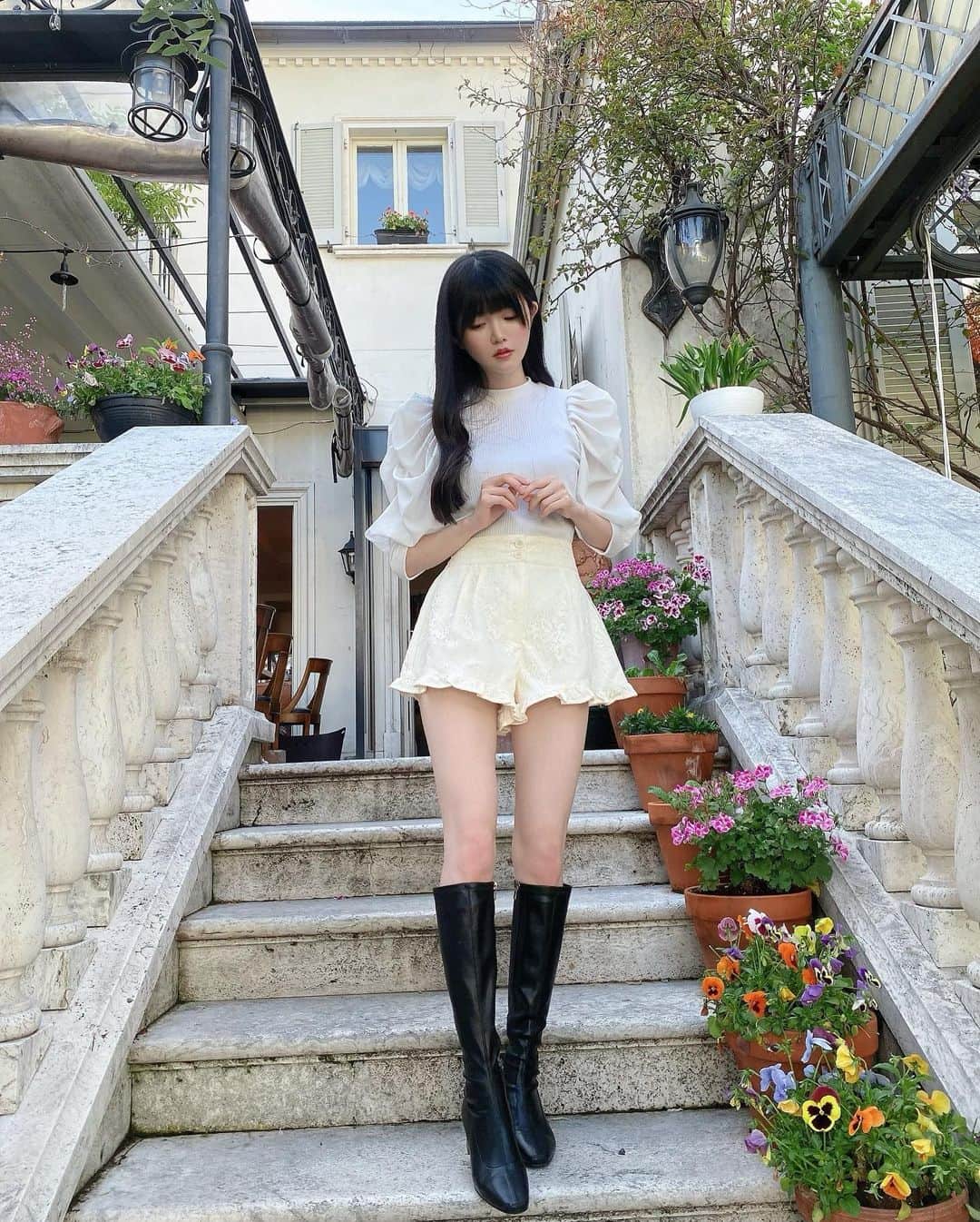 小野寺梓さんのインスタグラム写真 - (小野寺梓Instagram)「オシャレなカフェで映えてきたよ〜！映えれてる？ ・  ・ ・  #カフェ  #表参道カフェ  #真っ白なキャンバス  #白キャン  #小野寺梓」5月17日 22時37分 - onoderaco