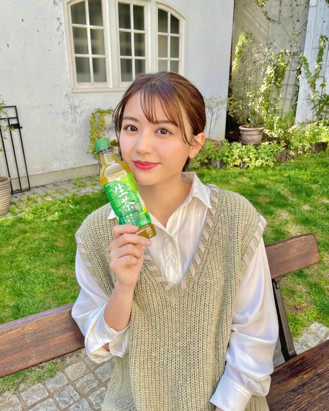 西村まどかさんのインスタグラム写真 - (西村まどかInstagram)「新しくなった #生茶 のインフォマーシャル出演しました🍃 ㅤㅤㅤㅤㅤㅤㅤㅤㅤㅤㅤㅤㅤ 摘みたての生茶葉のようなあまみと、清々しい香りでスッキリ美味しかった！これからの時期にぴったりで、撮影中もゴクゴク飲んじゃいました🍵 ㅤㅤㅤㅤㅤㅤㅤㅤㅤㅤㅤㅤㅤ 映像も爽やかに仕上がってます😌🍃 5/16から放送中▽ 岩手めんこいテレビ/福島テレビ/石川テレビ/テレビ西日本/テレビ熊本  #キリン生茶 #生茶」5月18日 7時01分 - madoka_nsmr