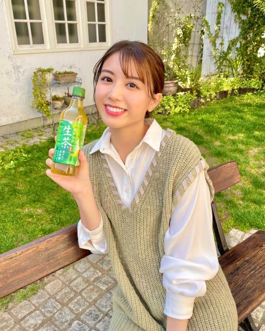 西村まどかさんのインスタグラム写真 - (西村まどかInstagram)「新しくなった #生茶 のインフォマーシャル出演しました🍃 ㅤㅤㅤㅤㅤㅤㅤㅤㅤㅤㅤㅤㅤ 摘みたての生茶葉のようなあまみと、清々しい香りでスッキリ美味しかった！これからの時期にぴったりで、撮影中もゴクゴク飲んじゃいました🍵 ㅤㅤㅤㅤㅤㅤㅤㅤㅤㅤㅤㅤㅤ 映像も爽やかに仕上がってます😌🍃 5/16から放送中▽ 岩手めんこいテレビ/福島テレビ/石川テレビ/テレビ西日本/テレビ熊本  #キリン生茶 #生茶」5月18日 7時01分 - madoka_nsmr