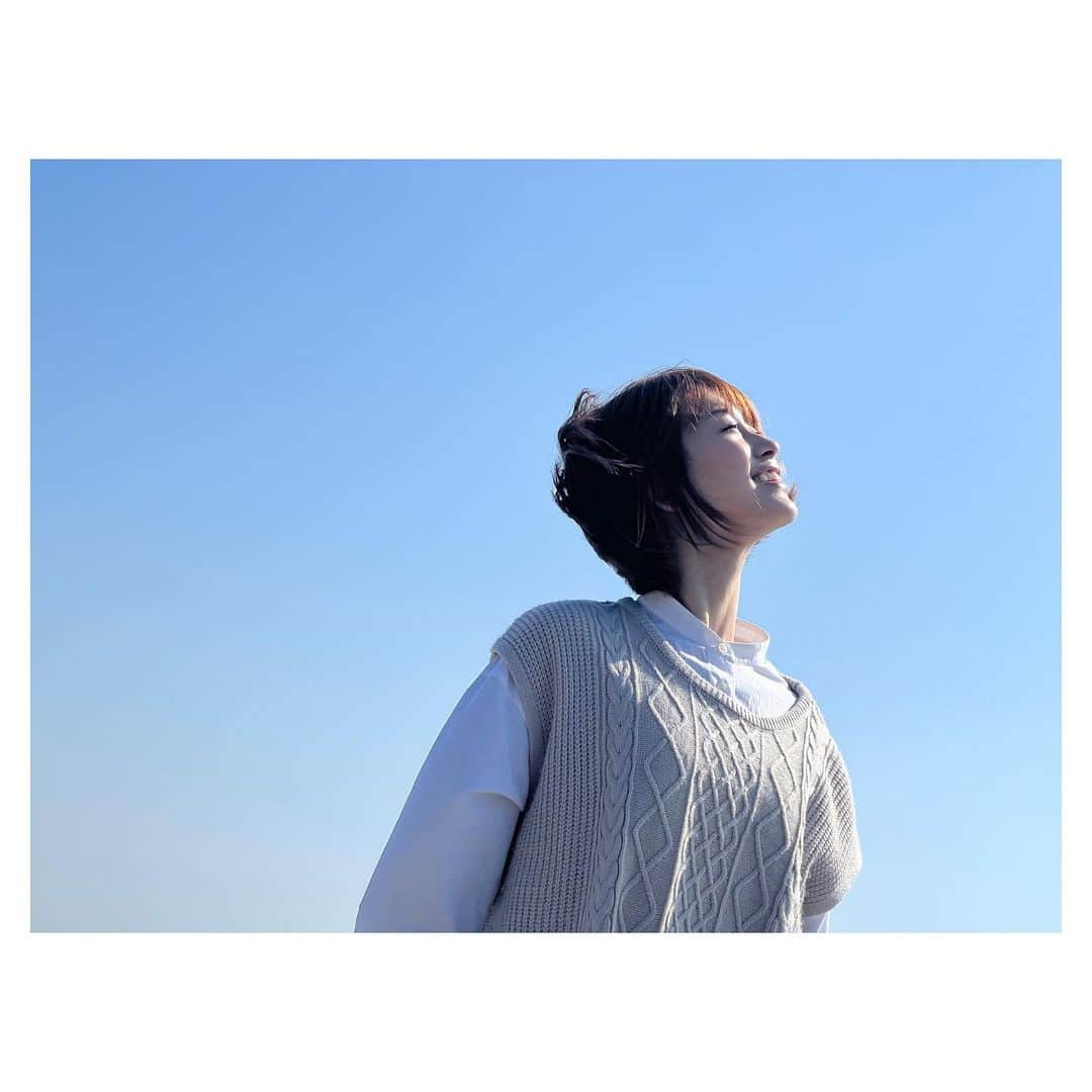 愛希れいかさんのインスタグラム写真 - (愛希れいかInstagram)「いいお天気ー☀️ うれしいなぁー！！！  今日もいい一日になりますように♡  #いいお天気 #青空 #うきうき #写真は #ちょっと前の 😗 #この日 #いいお天気だったけど #風 #強すぎた #笑笑」5月18日 13時59分 - manakireika_official