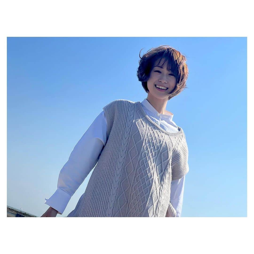 愛希れいかさんのインスタグラム写真 - (愛希れいかInstagram)「いいお天気ー☀️ うれしいなぁー！！！  今日もいい一日になりますように♡  #いいお天気 #青空 #うきうき #写真は #ちょっと前の 😗 #この日 #いいお天気だったけど #風 #強すぎた #笑笑」5月18日 13時59分 - manakireika_official