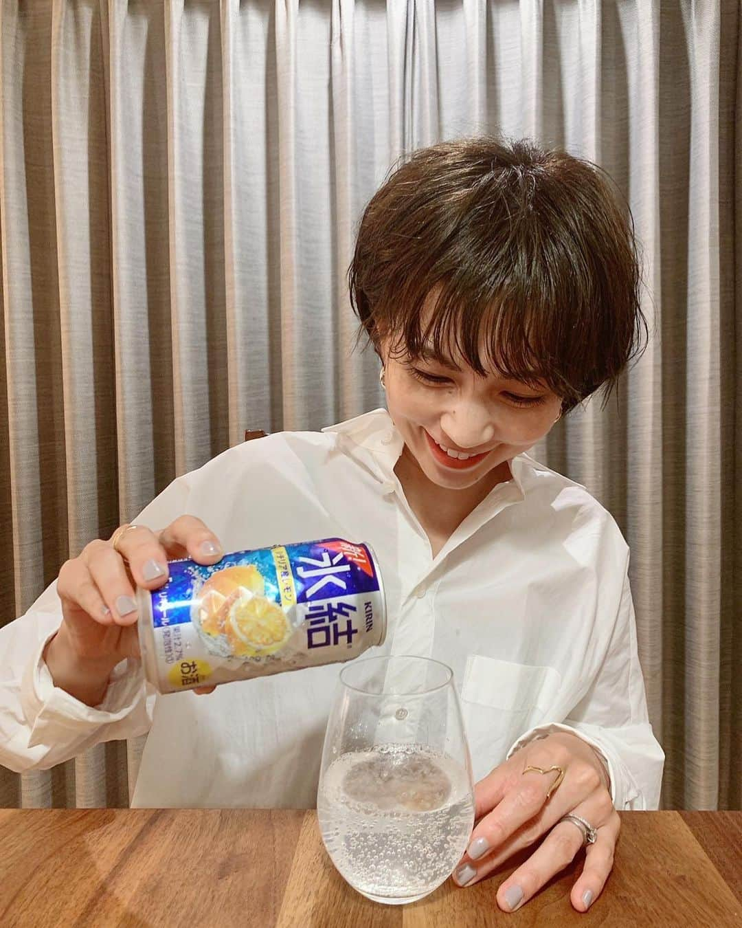 安田美沙子さんのインスタグラム写真 - (安田美沙子Instagram)「前に飲んでみた完璧なキリンチューハイの正体は、生まれ変わった新氷結だった！！  とってもおいしくて 感動したので... 新氷結と聞いてびっくり✨  改めて飲んでみたけど、チューハイのイメージが覆る、なんだか今までとはちがう、なんと言っても気持ちのいいおいしさ☺️🤍  #完璧なキリンチューハイ #新氷結 #ご褒美 #チューハイ #乾杯 #幸せ #PR」5月18日 16時00分 - yasuda_misako