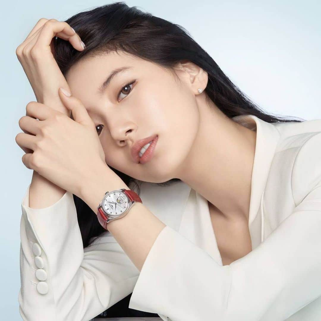 ペ・スジさんのインスタグラム写真 - (ペ・スジInstagram)「론진 🕰 🤍 @longines」5月18日 16時43分 - skuukzky