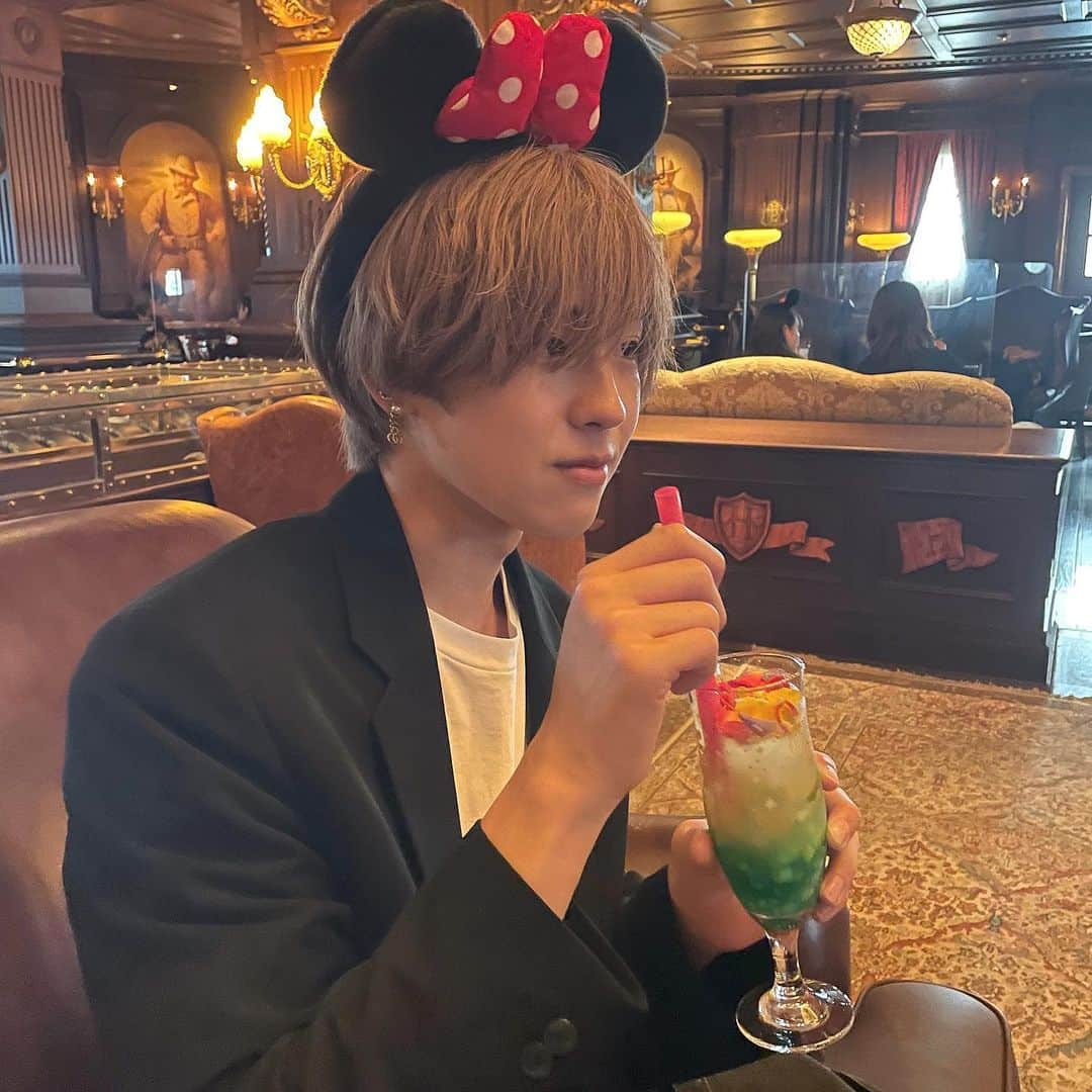 福村飛翔さんのインスタグラム写真 - (福村飛翔Instagram)「ミッキーの動き方マスターしたい   #disney  #ディズニー  #disneysea  #ミニーちゃん」5月18日 20時22分 - 3bebi