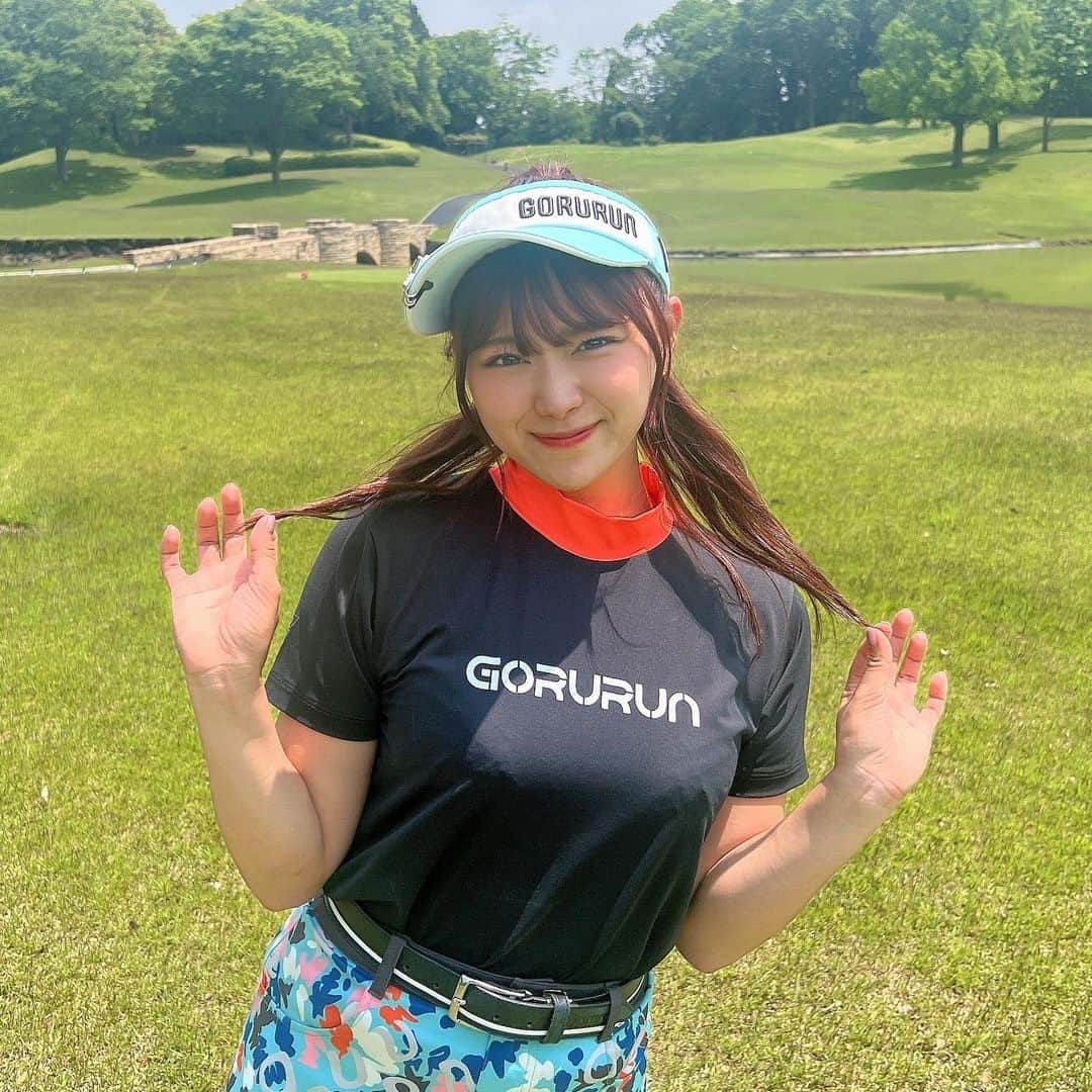 山内鈴蘭さんのインスタグラム写真 - (山内鈴蘭Instagram)「今日お天気良くて気持ちよかったな🥰 晴れゴルフ最高！梅雨、こないで😢 ． ． #ゴルフ #ゴルフウェア #gorurun #ゴルフコーデ #ゴルフ女子  #ゴルフ女子コーデ #ゴルフ好き #ゴルフファッション #モックネック #イーグルポイントゴルフクラブ」5月18日 22時45分 - xxsuzuranxx