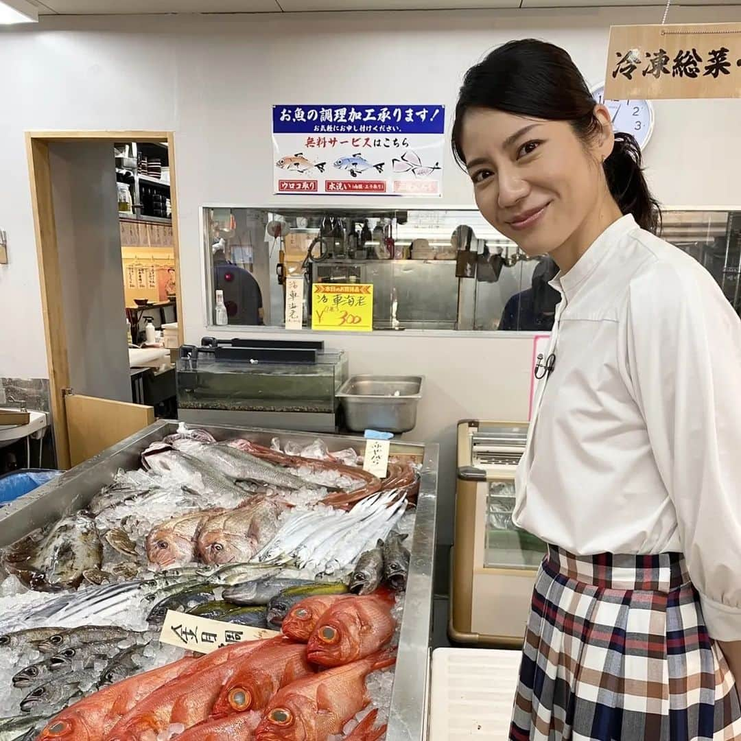 テレビ東京「ガイアの夜明け」さんのインスタグラム写真 - (テレビ東京「ガイアの夜明け」Instagram)「【ガイアの夜明け】 5月20日(金）　夜10時『大変身！居酒屋 魚のプロになれ…』  コロナ禍で苦境にある外食業界。 業態転換を図っている飲食店の中でも 今回は居酒屋「金の蔵」を取材しました。  会社を存続させるための決断や挑戦。 経営者と社員の150日に密着しました。  ≪スタジオ≫ スカート#merlot #ete ≪ロケ≫ ブラウス#AMACA スカート#keith #ete ≪取材≫ #SANKO MARKETING FOODS #金の蔵 #アカマル屋」5月19日 9時54分 - gaia_no_yoake