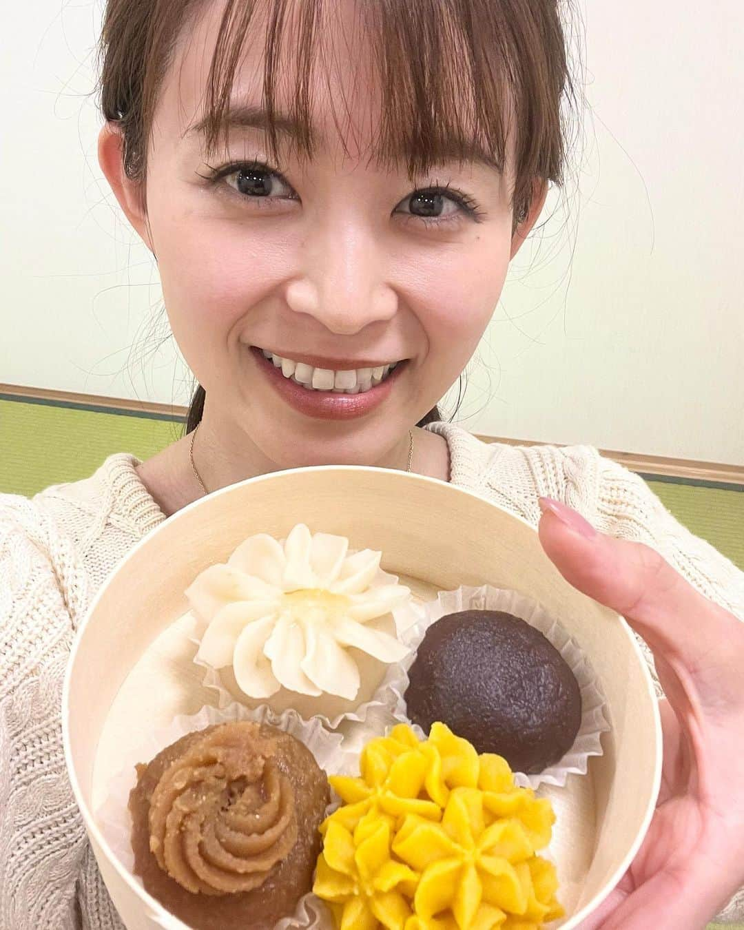 大家彩香さんのインスタグラム写真 - (大家彩香Instagram)「明日のピックアップは 先月オープンしたばかりの 和スイーツのお店を 特集します💕  飲むおしるこに お花のように美しい、おはぎまで♡  ぜひ、ご覧下さい🌸  #札幌テレビ#どさんこワイド朝#大家彩香#stv #ピックアップ#和スイーツ#新感覚#おしるこドリンク#わらび餅ドリンク#おはぎ」5月19日 12時43分 - ayaka_oie_official