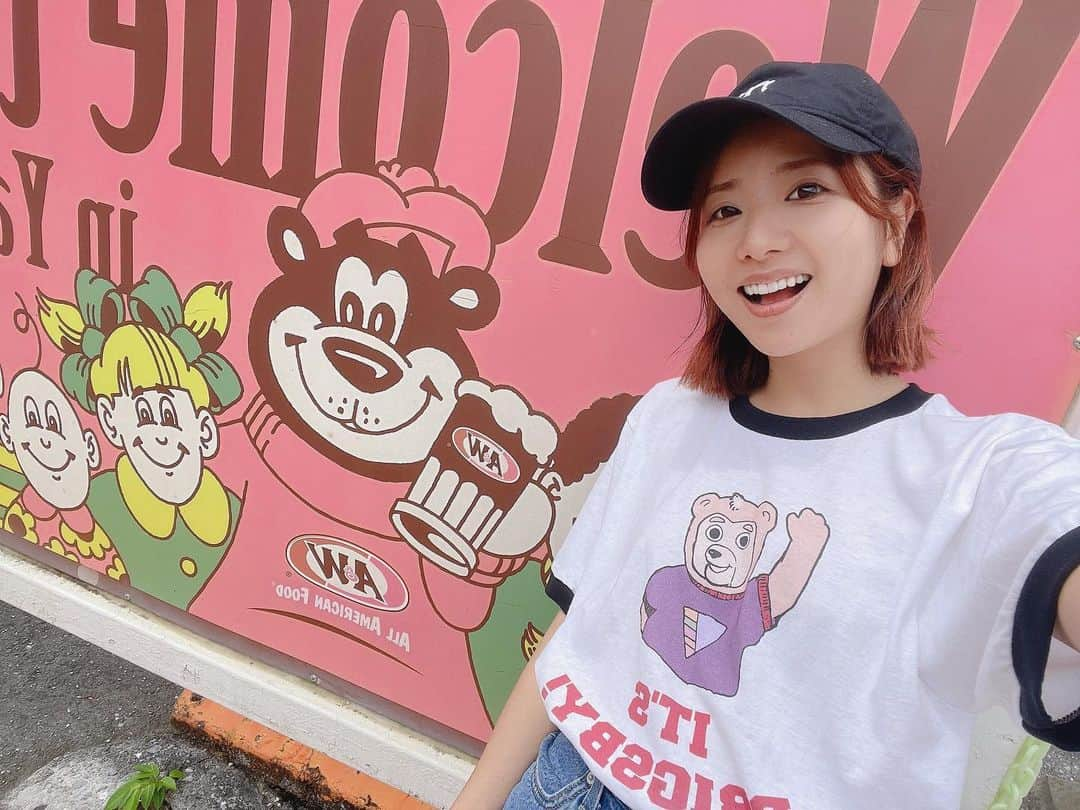 Aya（高本彩）さんのインスタグラム写真 - (Aya（高本彩）Instagram)「ブリグズビーベアと沖縄のA&Wベア🐻 茶色いの大好き🐻🤎 ブリグズビーベアのTシャツは @_i.arisa_ が必死にさがして買ってくれたやーつ✌️  #沖縄#あなたとわたし#ブリグズビーベア#くま」5月19日 17時33分 - aya_dream04