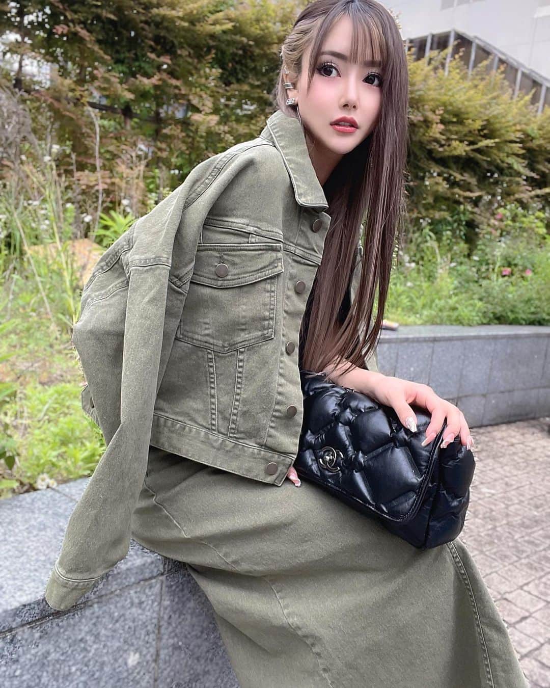 葉月芽生さんのインスタグラム写真 - (葉月芽生Instagram)「🕊🕊🍀  『彼女と鳩にごはんあげにいったよー！』 に使っていいよ🐦💕  #鳩  #謎のポーズ」5月19日 18時35分 - mei_hazuki