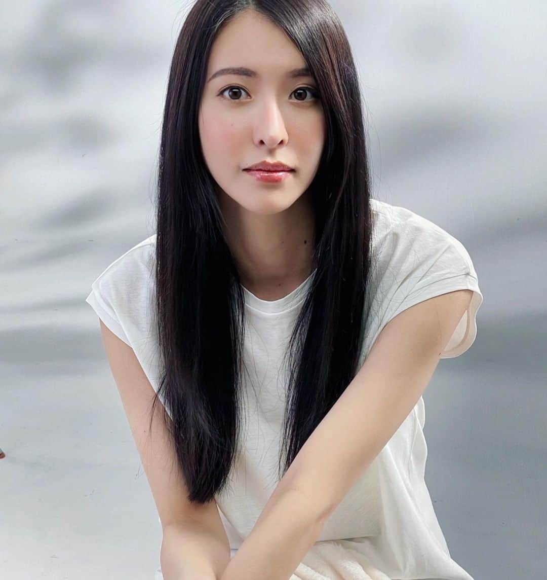 奈月セナさんのインスタグラム写真 - (奈月セナInstagram)「Essential Flat Web 広告に出演させていただきました。 美髪育成中です💇‍♀️」5月19日 23時03分 - natsuki_sena