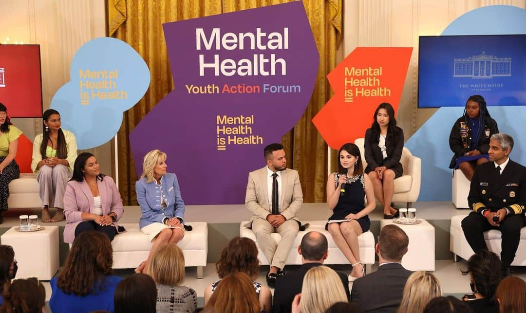 セレーナ・ゴメスさんのインスタグラム写真 - (セレーナ・ゴメスInstagram)「Today is Mental Health Action Day. Yesterday, I had the opportunity to visit the White House for this very reason- to help prioritize mental health. The Rare Impact Fund joined forces with the @whitehouse and @mtv for the first ever Mental Health Youth Action Forum. We met with some of the brightest young leaders in mental health advocacy and discussed paths forward with @flotus and Surgeon General @drvivekmurthy. I was beyond honored to attend and am feeling more inspired than ever! But this is just the beginning- we still have so much work to do.」5月20日 1時31分 - selenagomez