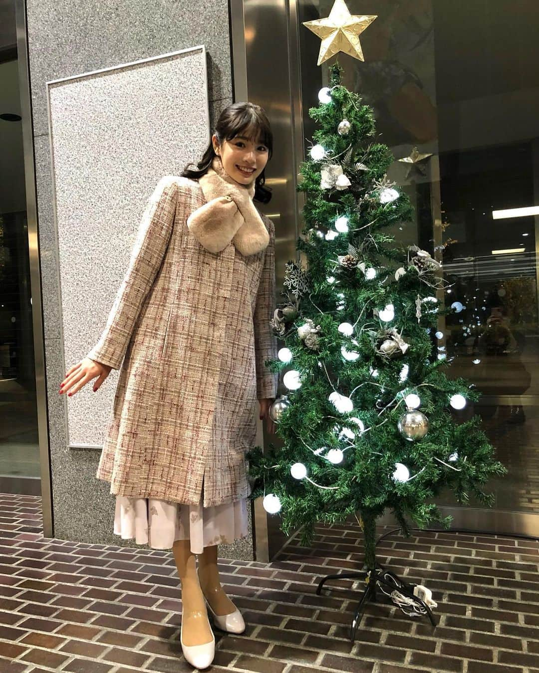 中川紅葉さんのインスタグラム写真 - (中川紅葉Instagram)「5/20から一挙配信 Huluドラマ『あなたに聴かせたい歌があるんだ』 第5話 望月かおり編  に少し出させていただいております☺️  是非 第1話から観ていただきたいです！ 人生ではじめてアレをつけました💍笑  #あな歌 #あなたに聴かせたい歌があるんだ」5月20日 8時41分 - kureha_nakagawa