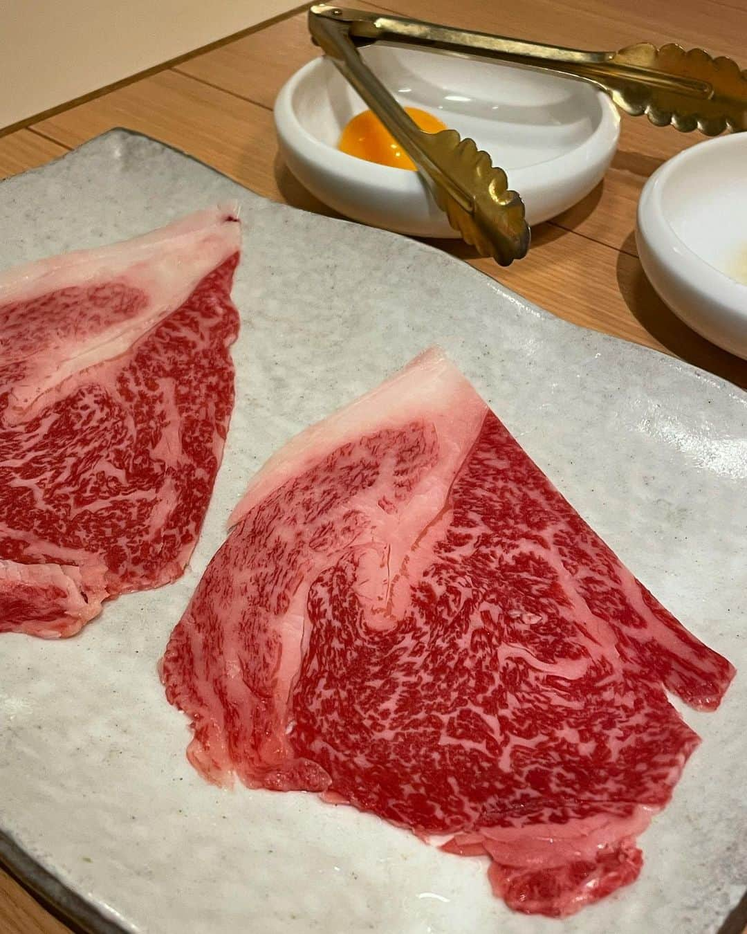 サキ吉さんのインスタグラム写真 - (サキ吉Instagram)「旦那と焼肉デート🥩‪🔥 六本木って焼肉屋さん多くて 今まで2人で色々行ったけど、 ここはめちゃくちゃコスパ良くて大満足だったー🤭❤️ ． 肉源 六本木店✨ 個室限定の極コースにしたんだけど 味も美味しいし飽きないし ボリュームも良き！！！！👌 特に選べる熟成肉が最高😢💕 うちらは牛タンにした！！🐮 店員さんもテキパキしてて接客もとても素敵で…… 空間含めて最後まで楽しめた❤️ ． お腹いっぱいで幸せだった😍😍😍 ． ． PR @nikugen_official #熟成焼肉 #六本木焼肉 #焼肉女子 #個室焼肉 #個室限定コース #予約限定 #肉源 #肉源六本木」5月20日 10時31分 - sakikichi1201