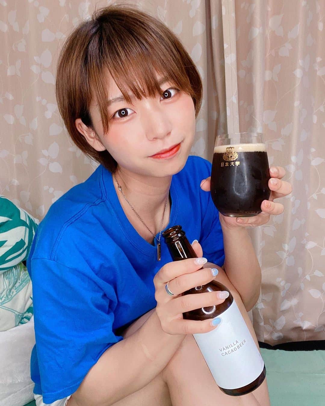小坂田純奈さんのインスタグラム写真 - (小坂田純奈Instagram)「カカオビール飲んだ🍫🍺 めっちゃチョコだった！！！！(笑)  ビター系のチョコで甘ったるくなくて、 めちゃ美味しかった😂 締めのビールに最適だった💓  美味しすぎるビールをいつもありがとうございます☺️ @daikonshima.brewery  #大根島醸造所 #ビール好き #ビール好き女子 #お酒好きな人と繋がりたい #お酒好き女子 #カカオビール #チョコビール」5月20日 20時53分 - official_junata