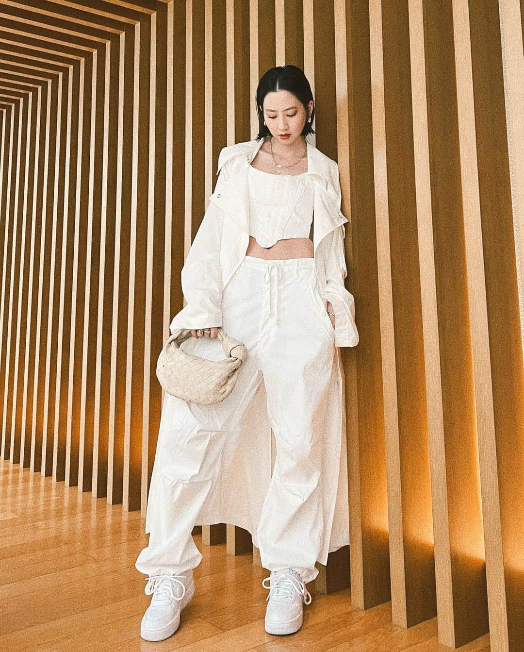 河北麻友子さんのインスタグラム写真 - (河北麻友子Instagram)「FASHION JACKET: LE CIEL BLEU TOP: ZARA SNEAKERS: Nike BAG: Bottega Veneta #FASHION #OOTD」5月20日 21時07分 - mayukokawakitaofficial