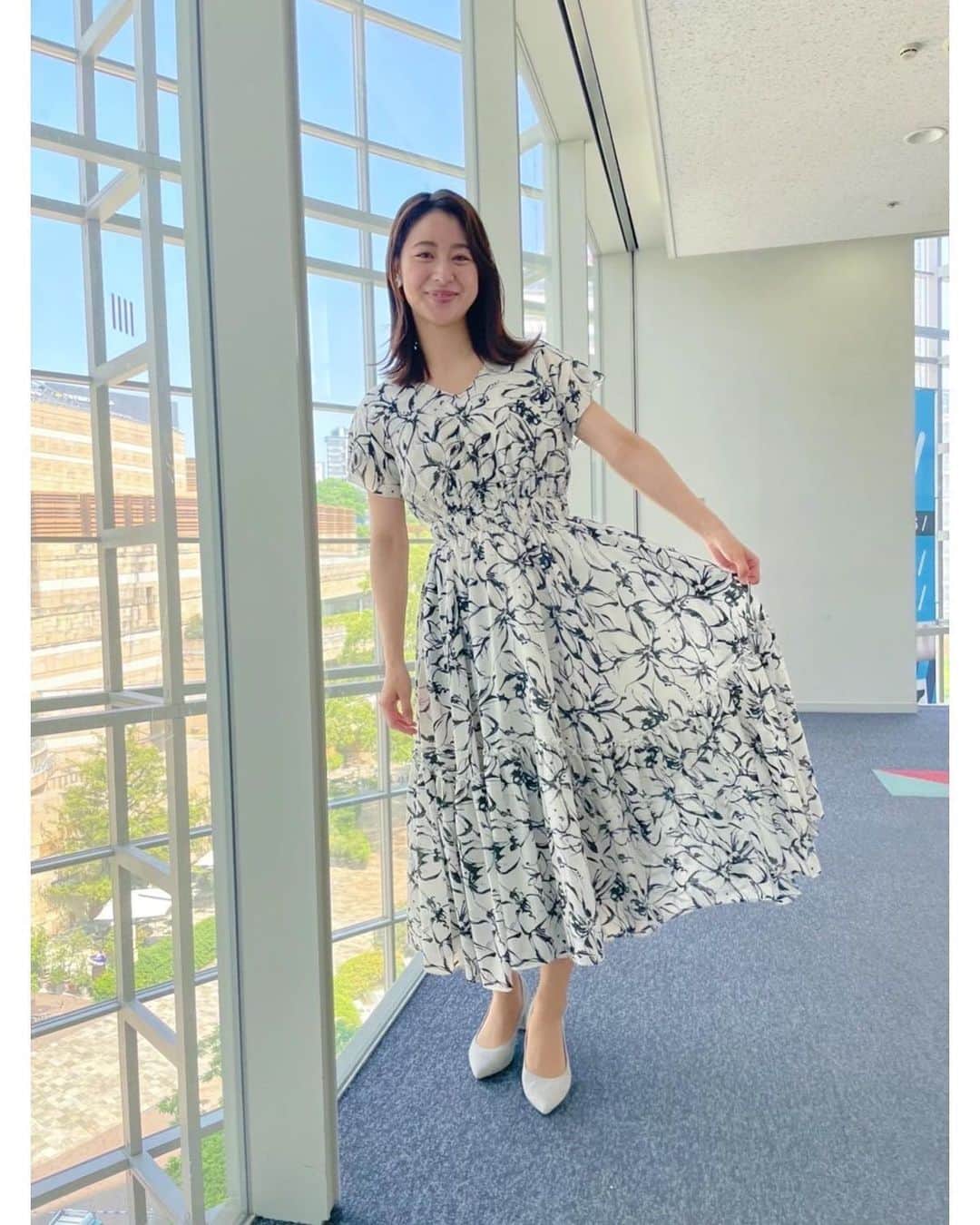 林美沙希さんのインスタグラム写真 - (林美沙希Instagram)「. 今週もお疲れ様でした☺️  形が綺麗で、 素敵なワンピースでした✨ 暑い時期さらっと着られるワンピースはいいですね！  #annニュース #ワイドスクランブル #林美沙希 #衣装 #outfit #ワンピースコーデ」5月20日 21時45分 - misaki0hayashi