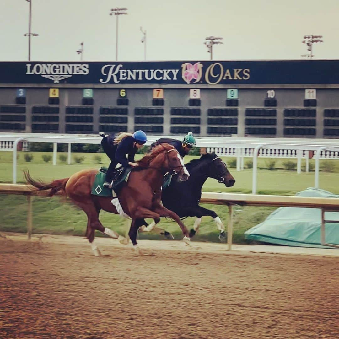 ミカエル・ミシェルさんのインスタグラム写真 - (ミカエル・ミシェルInstagram)「First breeze in USA for Bill Mott trainer in @churchilldowns racecourse!  Good start! 🇺🇸😍🏇🏼💥」5月21日 0時22分 - mickaelle_michel_officiel