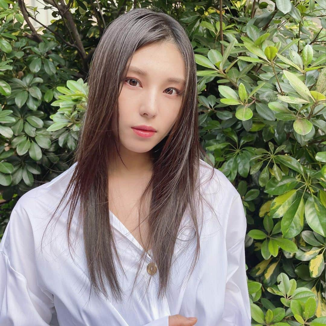 相楽伊織さんのインスタグラム写真 - (相楽伊織Instagram)「🍃🔘 最近はあまり天気が安定しないですね☁️ もうすぐ梅雨かな？  舞台「かがみの孤城」が もうすぐ始まるので、 しっかり体調管理に気を付けて頑張ります！！  #辻村深月シアター  #舞台 #かがみの孤城」5月21日 17時02分 - _iorisagara264_