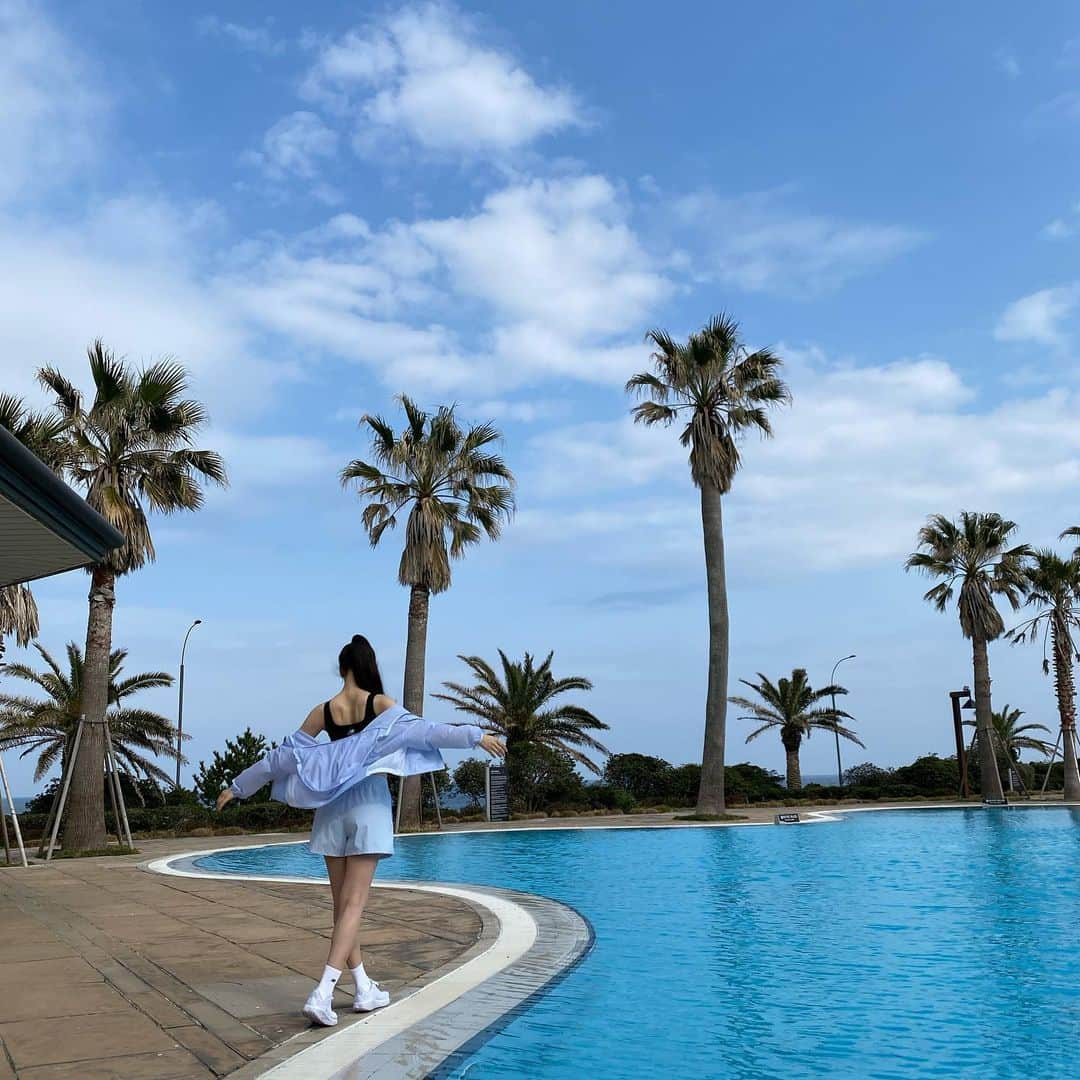 キム・ヨナさんのインスタグラム写真 - (キム・ヨナInstagram)「곧썸머🌴」5月21日 19時43分 - yunakim