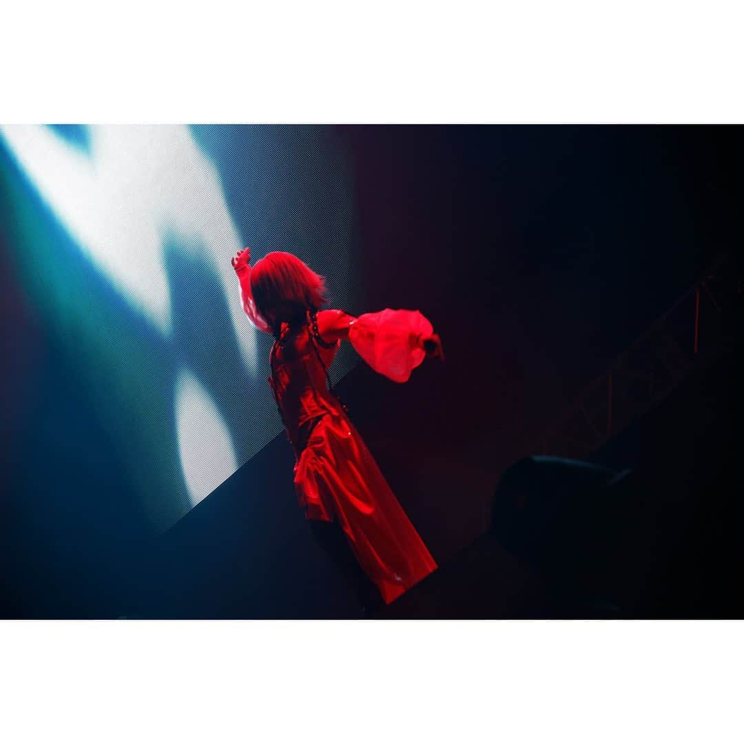 REOLさんのインスタグラム写真 - (REOLInstagram)「#Reol Oneman Live2022 #激情アラート at.ZEPP HANEDA DAY1  Photo by @tsukasamiyoshi  #Reol激情 ❤️‍🔥❤️‍🔥❤️‍🔥」5月21日 20時23分 - rrreol999