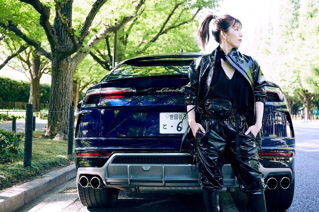 吉田沙保里さんのインスタグラム写真 - (吉田沙保里Instagram)「GQ JAPAN 「愛車の履歴書」後編 ランボルギーニ・ウルスを体験しました🤩 迫力あるエンジン音にビックリ🤣🤣 でもとっても快適なSUVでした♥ やっぱりSUVは好きだなぁー❤️ 後編もぜひ読んでくださいね😆🙏  https://www.gqjapan.jp/cars/article/20220521-saori-yoshida-my-car-history-vol2  #愛車の履歴書 #後編」5月21日 21時14分 - saori___yoshida