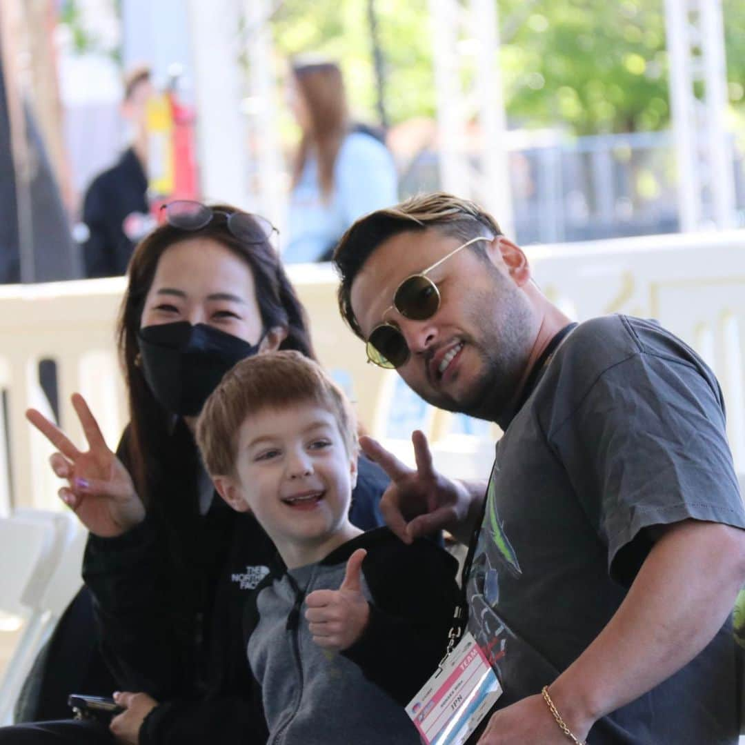 野口啓代さんのインスタグラム写真 - (野口啓代Instagram)「I'm happy to be back here in SLC!🇺🇸🫶🏻💕 These pictures look like a family shot?!🤣👨‍👩‍👦📸⁉️  Can't wait to scream tomorrow!!!📣🇯🇵  予選から楽しすぎた🥹🫶🏻💕 明日は声枯らす❤️‍🔥❤️‍🔥」5月22日 9時22分 - noguchi_akiyo