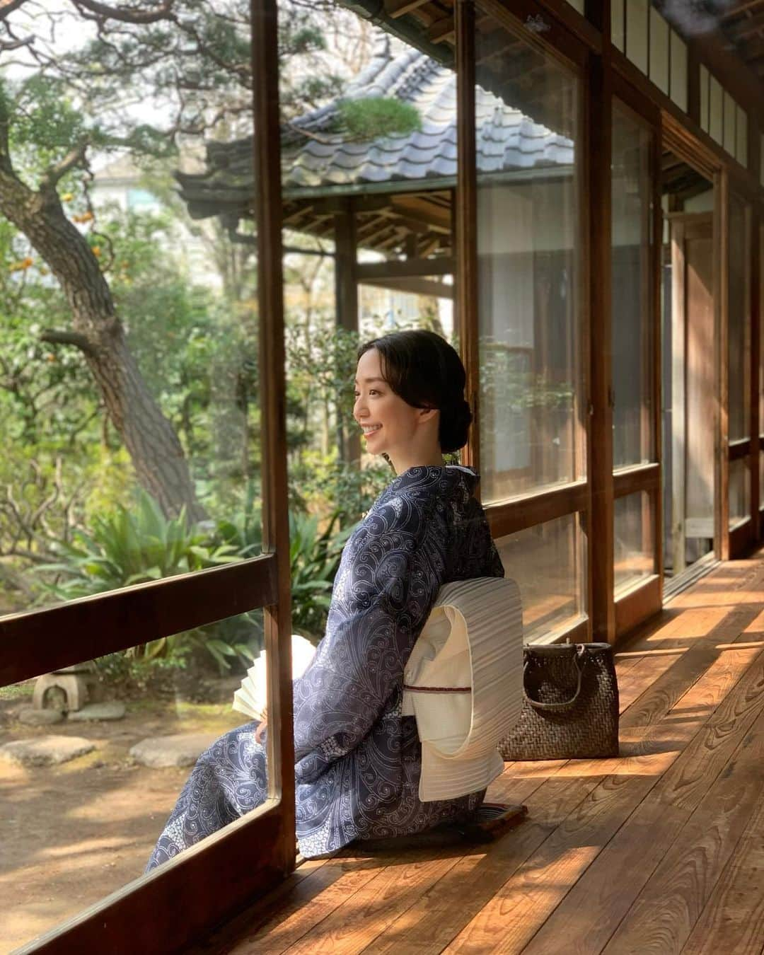 松島花さんのインスタグラム写真 - (松島花Instagram)「: 美しいキモノ夏号👘 発売中です😌🎐 是非ご覧になって下さい✨ : @utsukushiikimono  #美しいキモノ #着物 #浴衣」5月22日 9時48分 - hana_matsushima_official