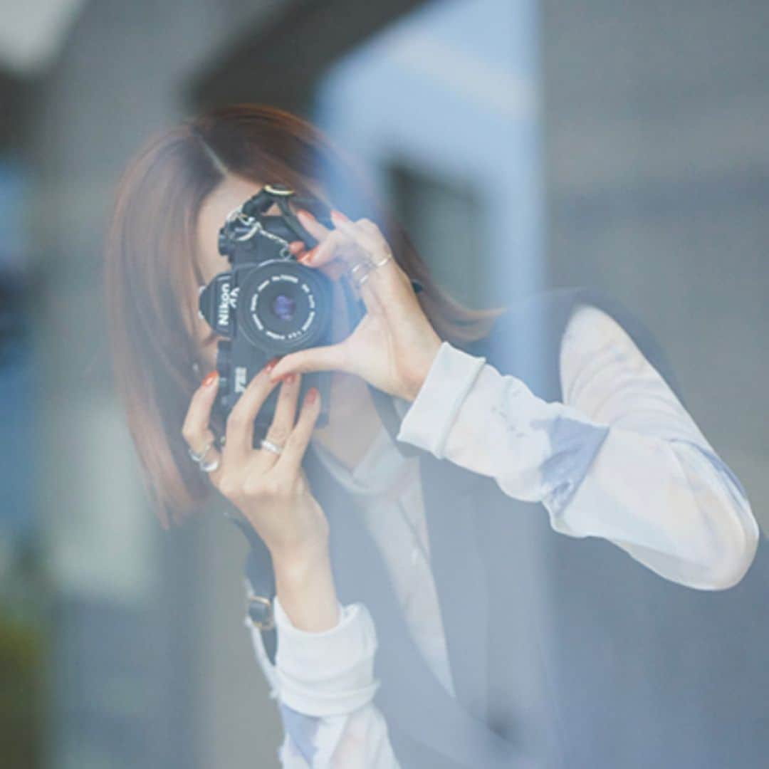 Aya（高本彩）さんのインスタグラム写真 - (Aya（高本彩）Instagram)「@tokyuhandsinc のメディア、ヒントマガジンの企画「hello,new me!」で取材をしていただきました📸 新しくカメラをはじめる人に向けた記事になっていますので是非見て欲しいです💚  #東急ハンズ#tokyuhands #ヒントマガジン#初めてのカメラ#filmcamera#カメラ」5月22日 9時52分 - aya_dream04